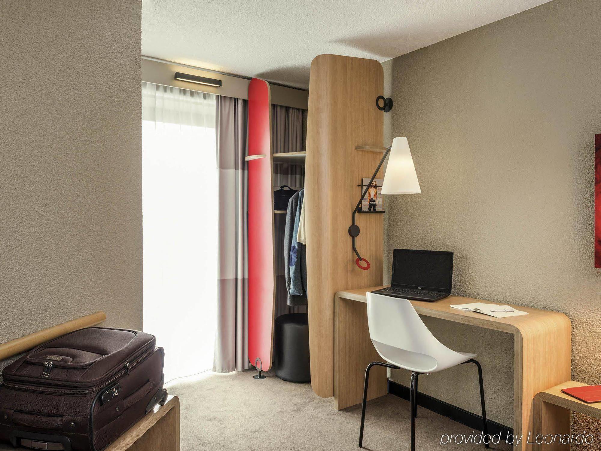 Ibis Paris Gare Montparnasse 15Eme Hotel Exterior photo